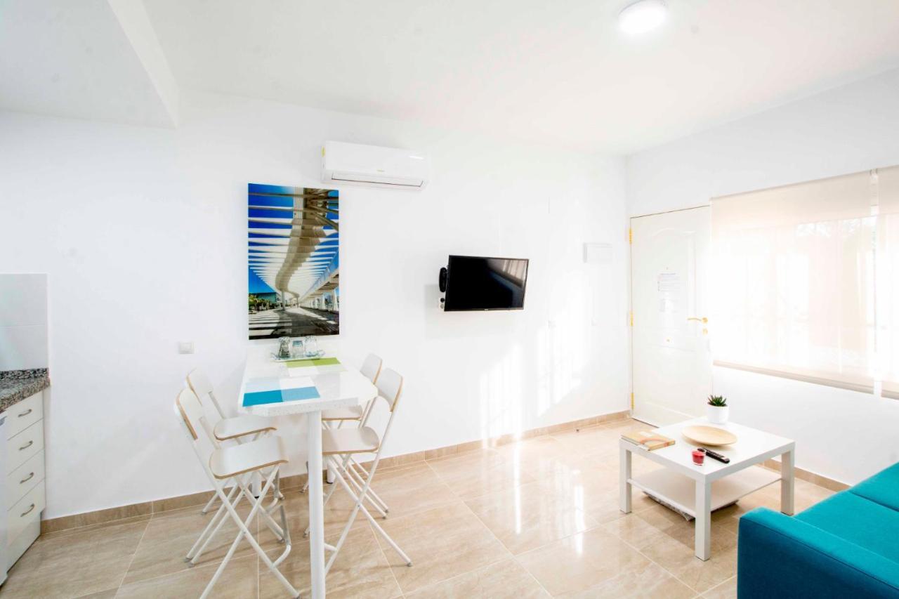 Apartamentos Los Alamos Sardinero توريمولينوس المظهر الخارجي الصورة