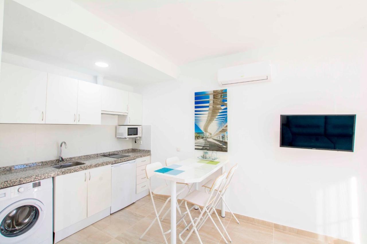 Apartamentos Los Alamos Sardinero توريمولينوس المظهر الخارجي الصورة